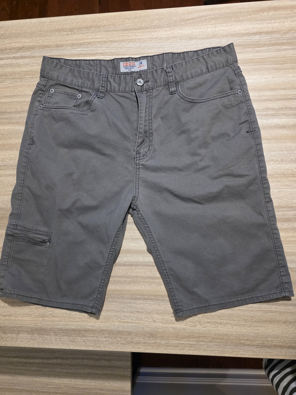 Izod Men's Charcoal Cargo Shorts with Zipper Pocket Size 34